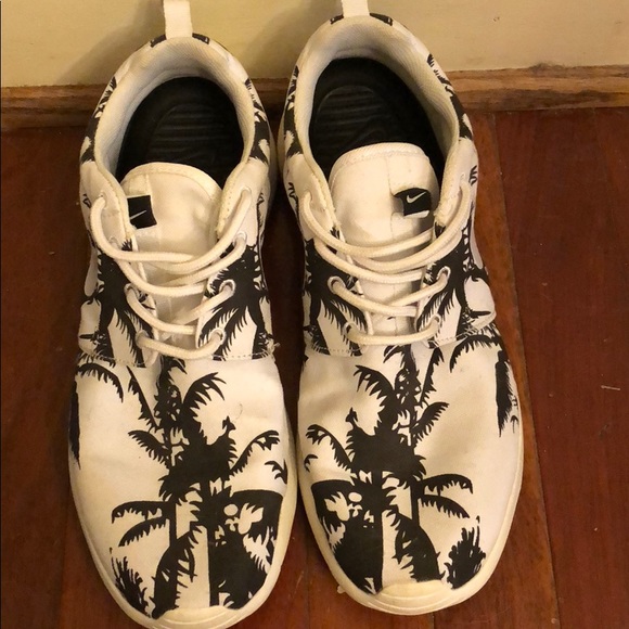Nike Palm Tree Roshes - Picture 1 of 5